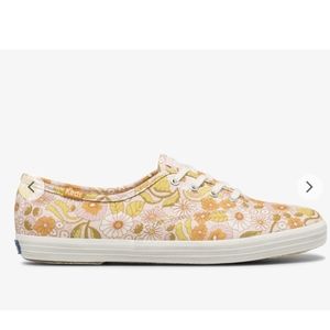 NWB Keds groovy rose sneakers size 8.5